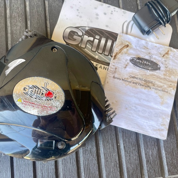 Grillbot Automatic Grill Cleaning Robot Includes AC Adapter to recharge - Picture 3 of 8